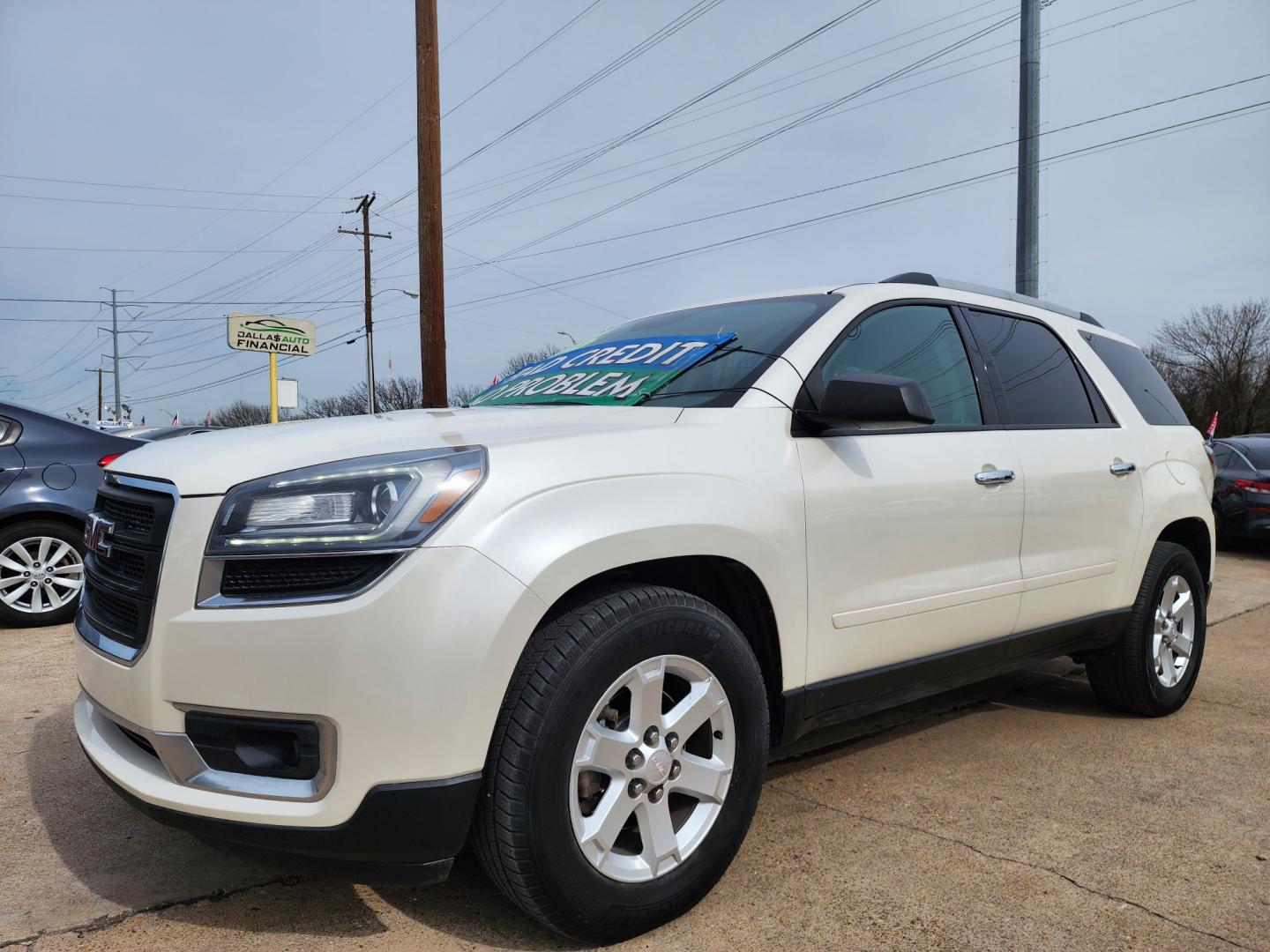 2015 DIAMOND WHITE GMC Acadia SLE-2 (1GKKRPKDXFJ) with an 3.6L V6 DOHC 24V engine, 6-Speed Automatic transmission, located at 2660 S.Garland Avenue, Garland, TX, 75041, (469) 298-3118, 32.885551, -96.655602 - Welcome to DallasAutos4Less, one of the Premier BUY HERE PAY HERE Dealers in the North Dallas Area. We specialize in financing to people with NO CREDIT or BAD CREDIT. We need proof of income, proof of residence, and a ID. Come buy your new car from us today!! This is a very well cared for 2015 GM - Photo#7